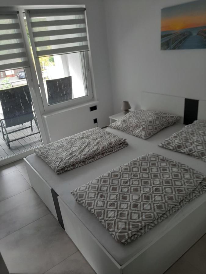 Апартаменти Apartament Emily Свіноуйсьце Екстер'єр фото