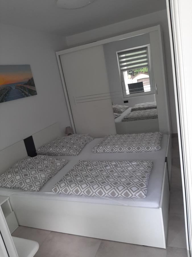 Апартаменти Apartament Emily Свіноуйсьце Екстер'єр фото